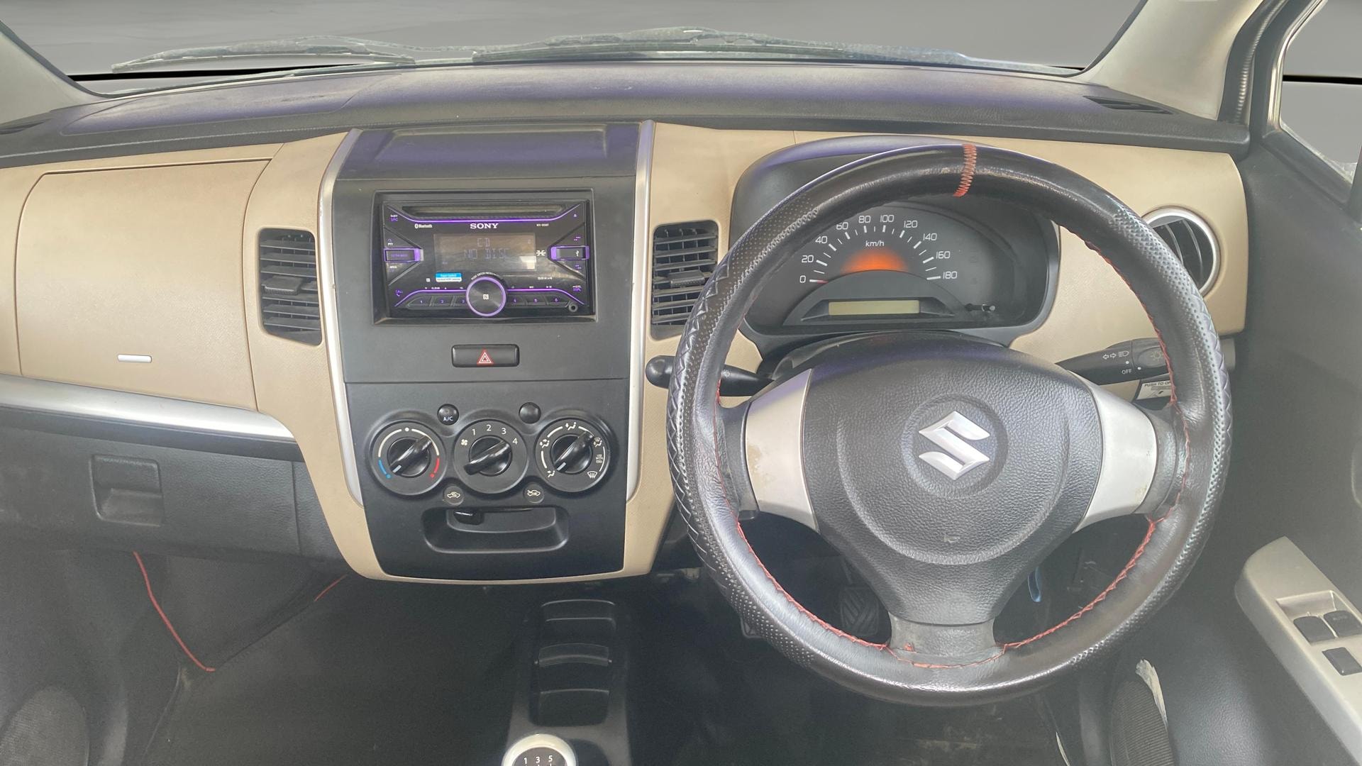 View 2017 Maruti Suzuki 1000 Base Variant Image 20 Used 2017 Maruti Suzuki 1000 Base Variant Image 20