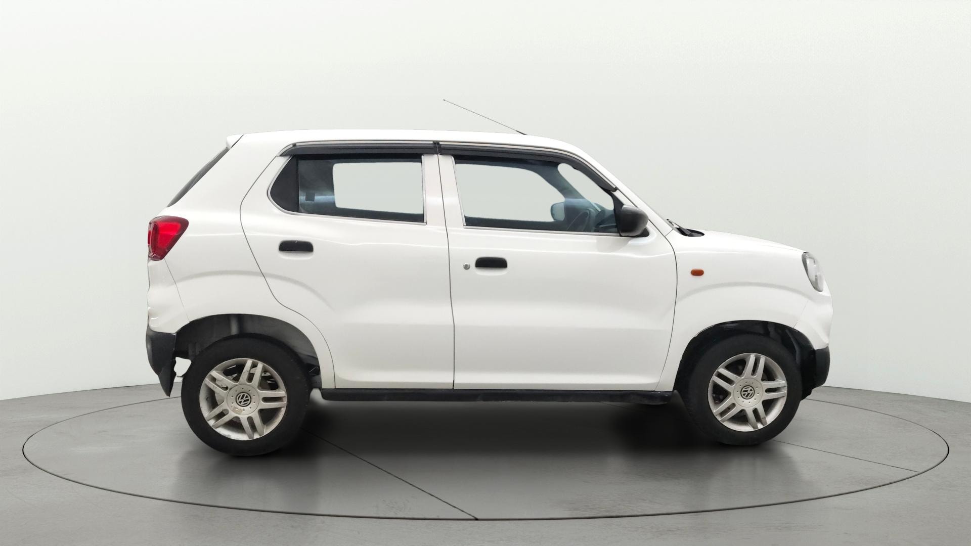 View 2023 Maruti Suzuki 1000 Base Variant Image 8 Used 2023 Maruti Suzuki 1000 Base Variant Image 8