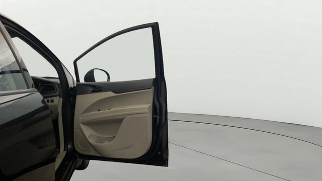 View Mahindra Marazzo Image 49 Used Mahindra Marazzo Image 49