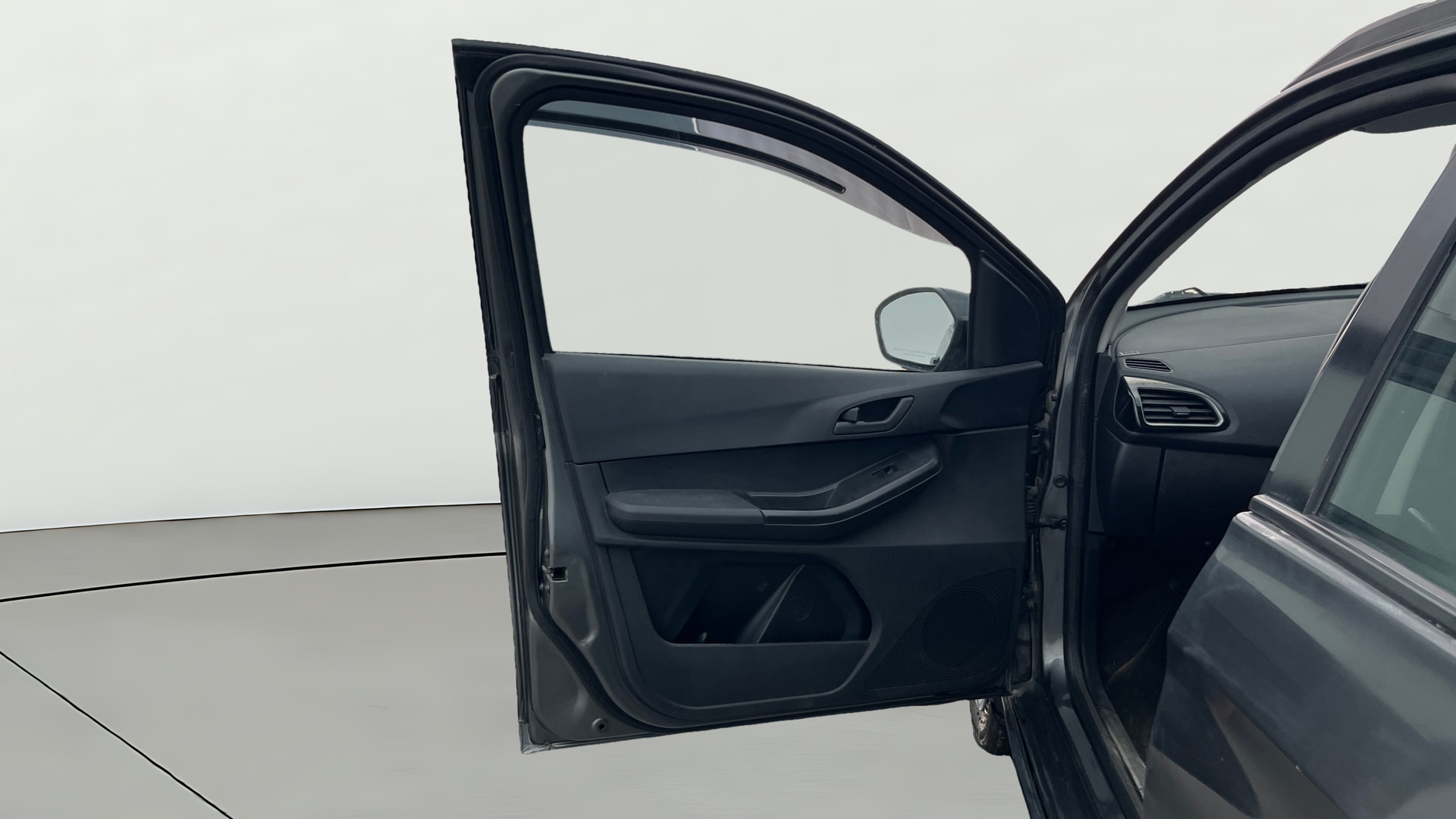 View 2023 Tata Tiago NRG XZ Revotron AMT Image 31 Used 2023 Tata Tiago NRG XZ Revotron AMT Image 31