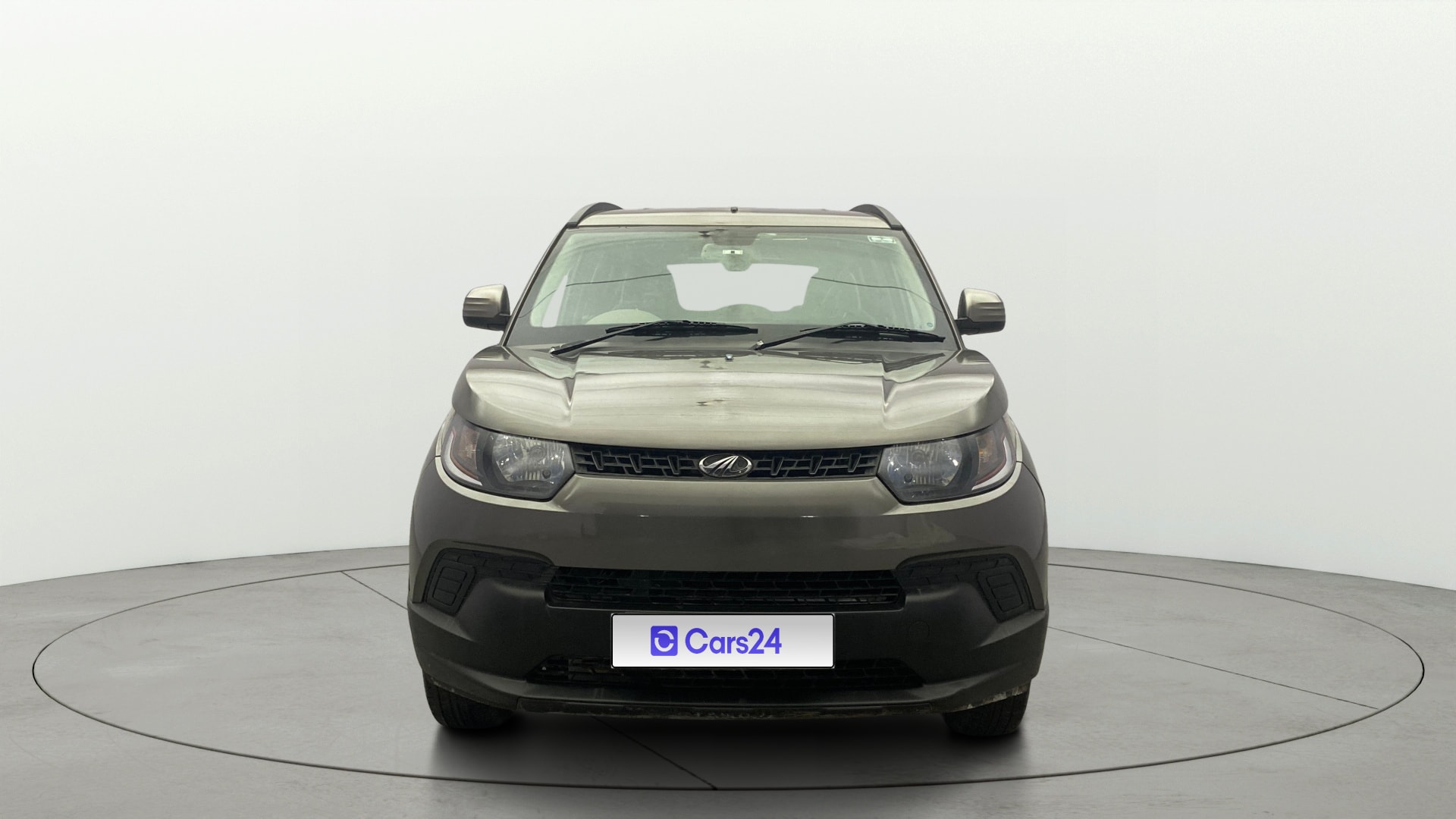 View 2016 Mahindra KUV100 K4 Plus Petrol 6 Seater BS IV Image 1 Used 2016 Mahindra KUV100 K4 Plus Petrol 6 Seater BS IV Image 1