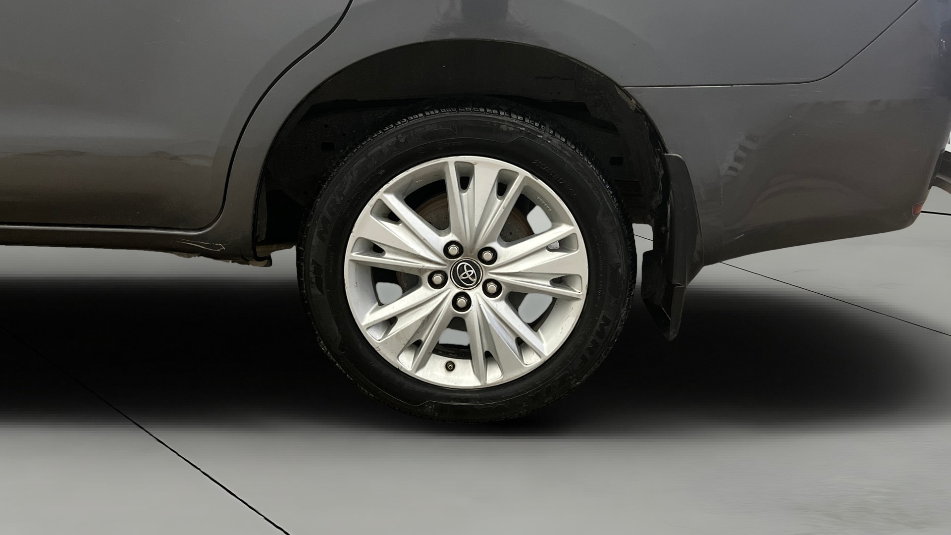 View 2019 Toyota Innova Crysta 2.7 ZX AT 7-Seater BS IV Image 8 Used 2019 Toyota Innova Crysta 2.7 ZX AT 7-Seater BS IV Image 8