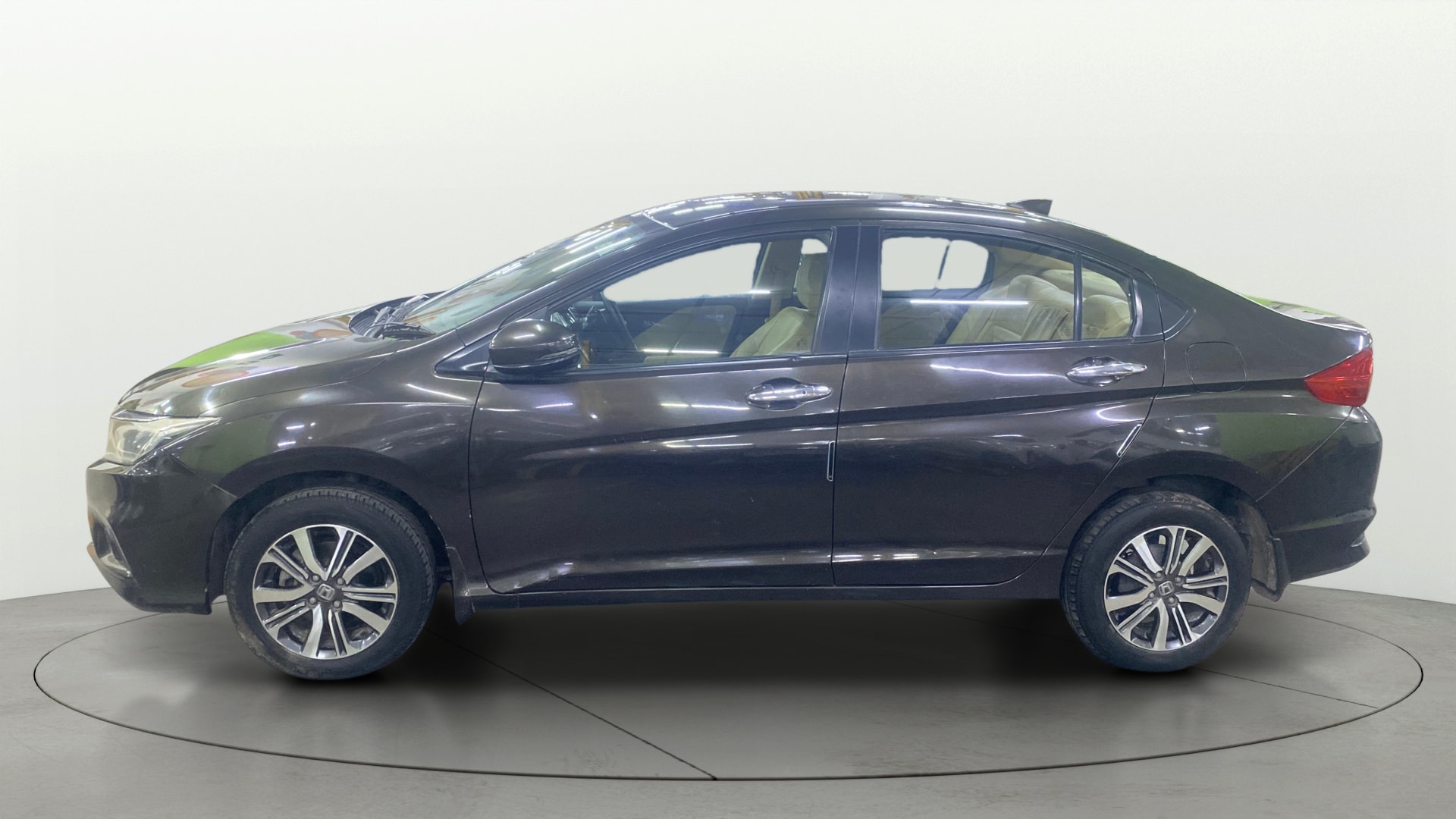 View 2019 Honda City ZX MT Diesel Anniversary Edition Image 26 Used 2019 Honda City ZX MT Diesel Anniversary Edition Image 26
