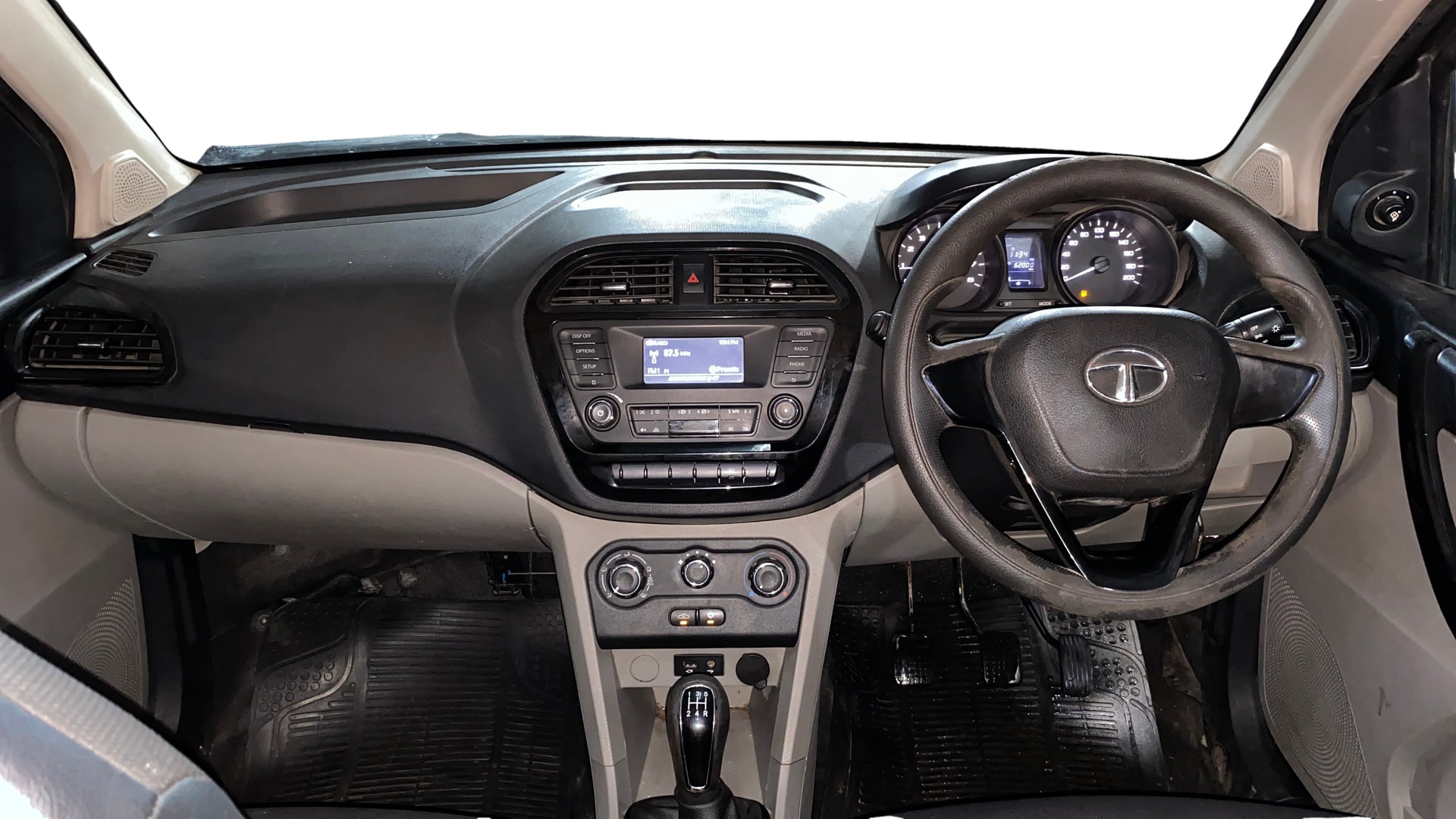 View 2018 Tata Tiago Revotorq XB Image 15 Used 2018 Tata Tiago Revotorq XB Image 15