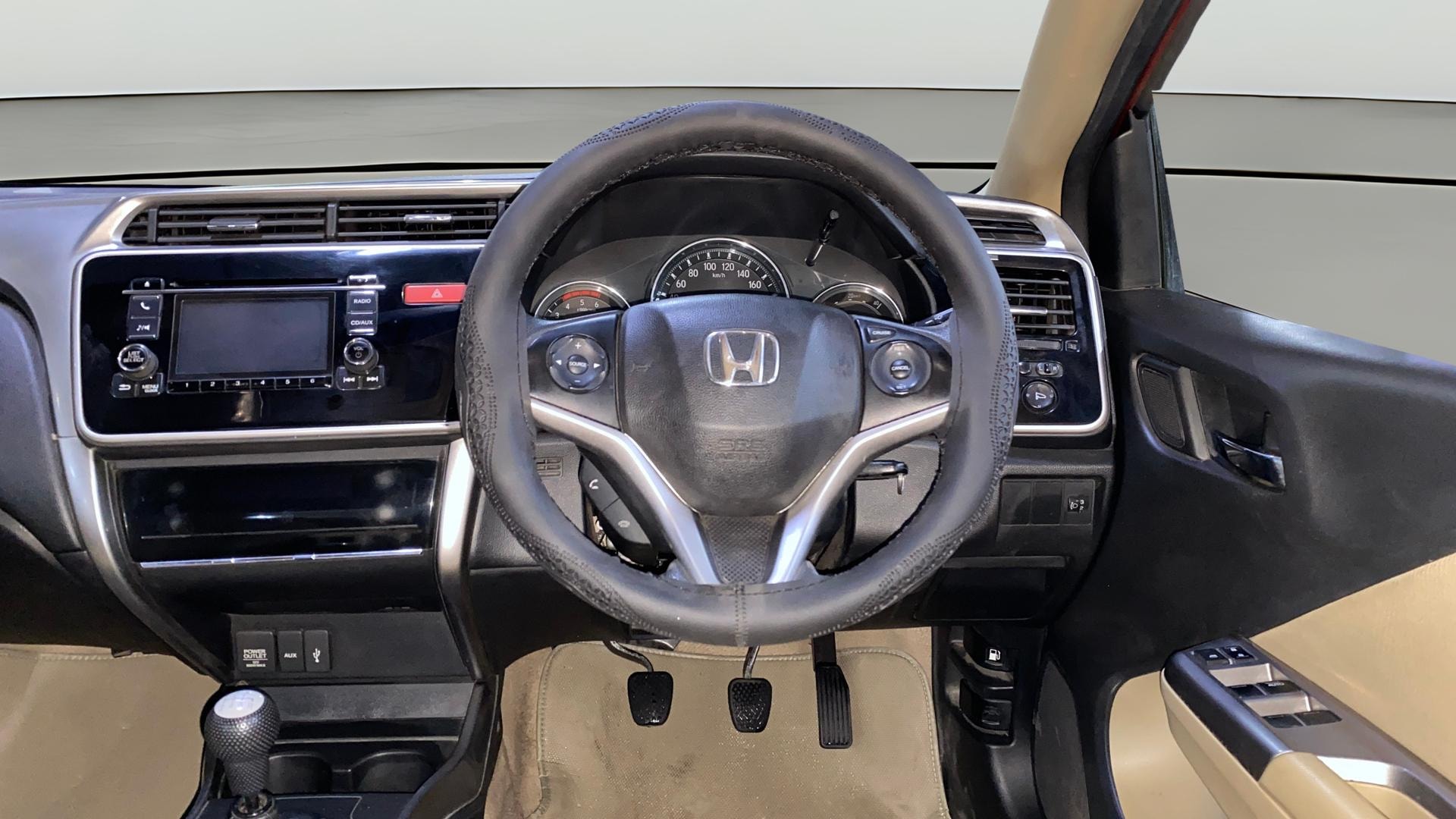View 2015 Honda City ZX MT Diesel Anniversary Edition Image 13 Used 2015 Honda City ZX MT Diesel Anniversary Edition Image 13