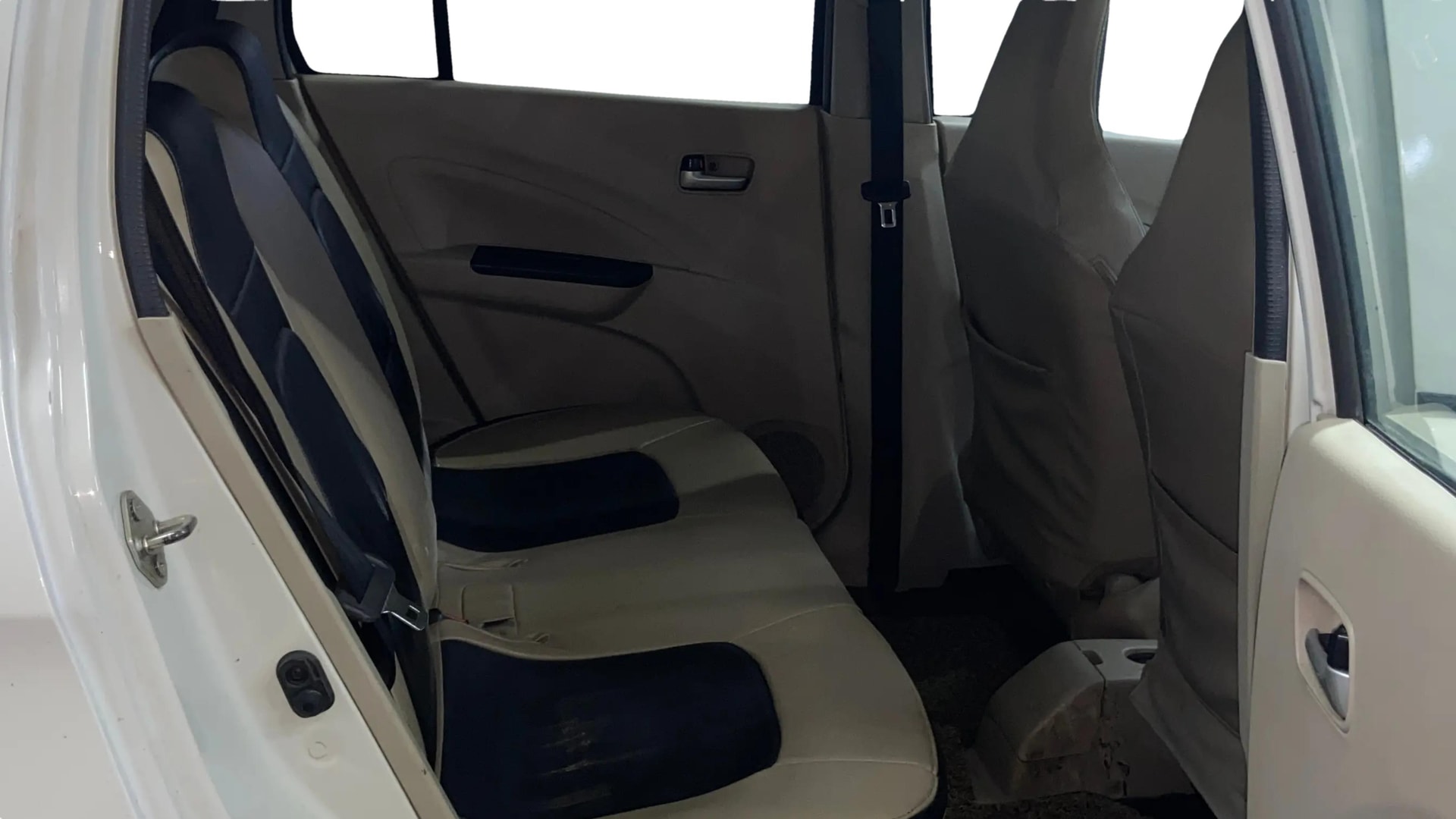 View 2019 Maruti Suzuki 1000 Base Variant Image 28 Used 2019 Maruti Suzuki 1000 Base Variant Image 28