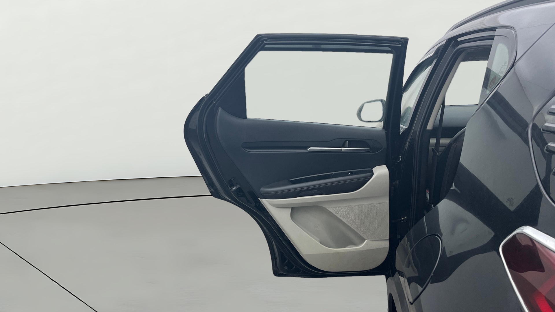View 2020 Kia Sonet HTX iMT Petrol Image 23 Used 2020 Kia Sonet HTX iMT Petrol Image 23