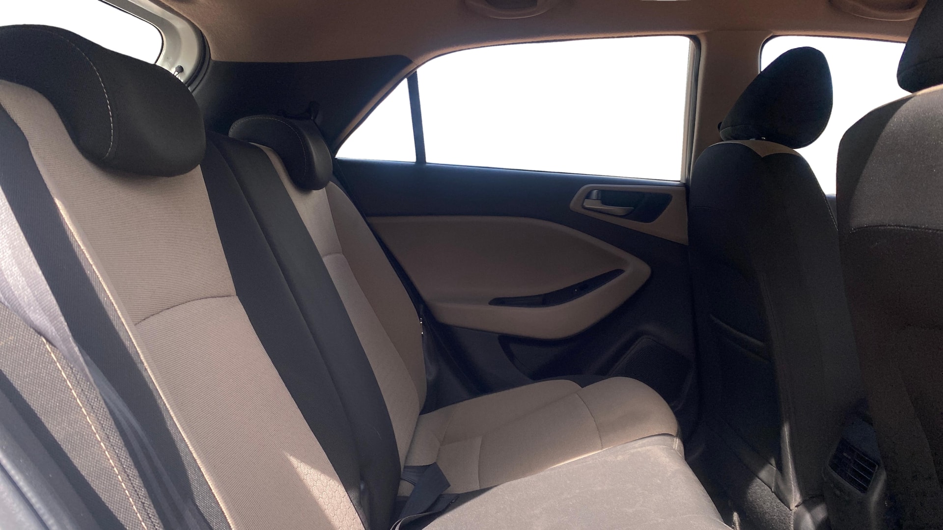 View 2015 Hyundai Elite i20 1.4 Asta Diesel Image 29 Used 2015 Hyundai Elite i20 1.4 Asta Diesel Image 29