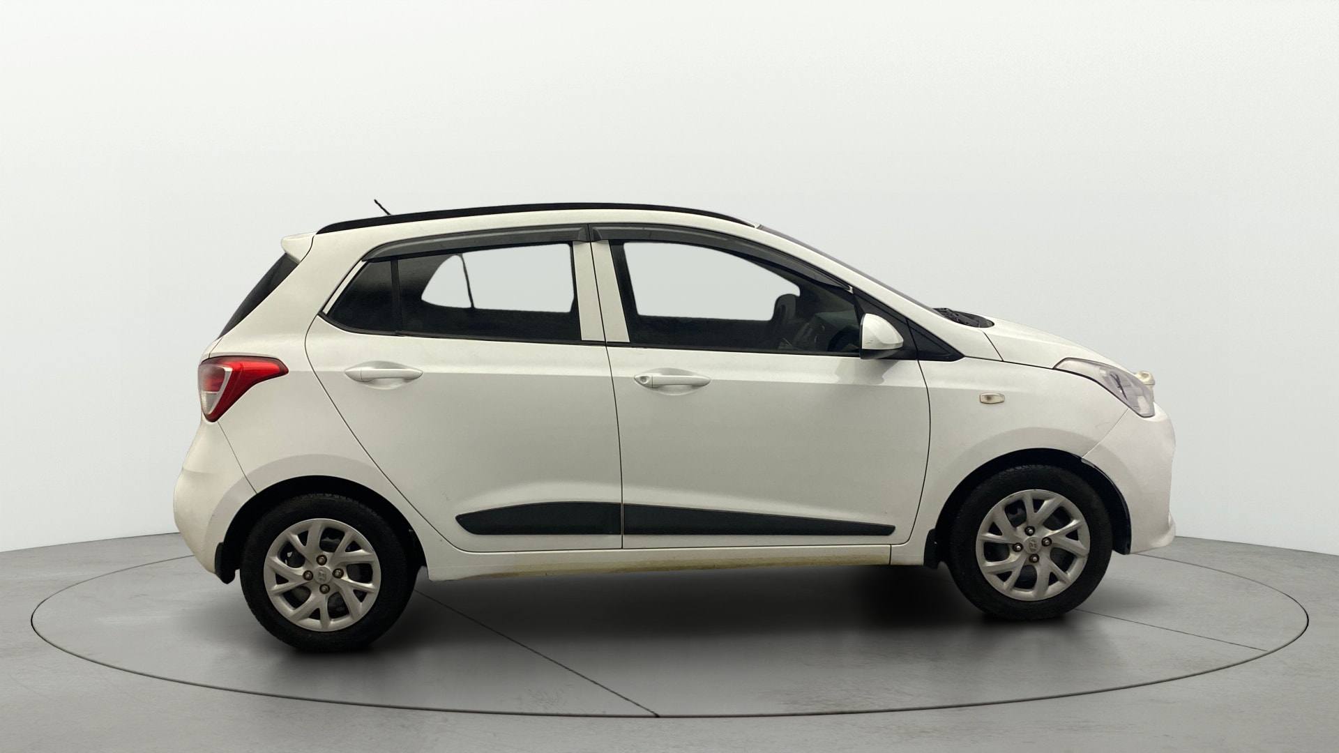 View 2019 Hyundai Grand i10 Magna 1.2 Kappa VTVT Image 8 Used 2019 Hyundai Grand i10 Magna 1.2 Kappa VTVT Image 8