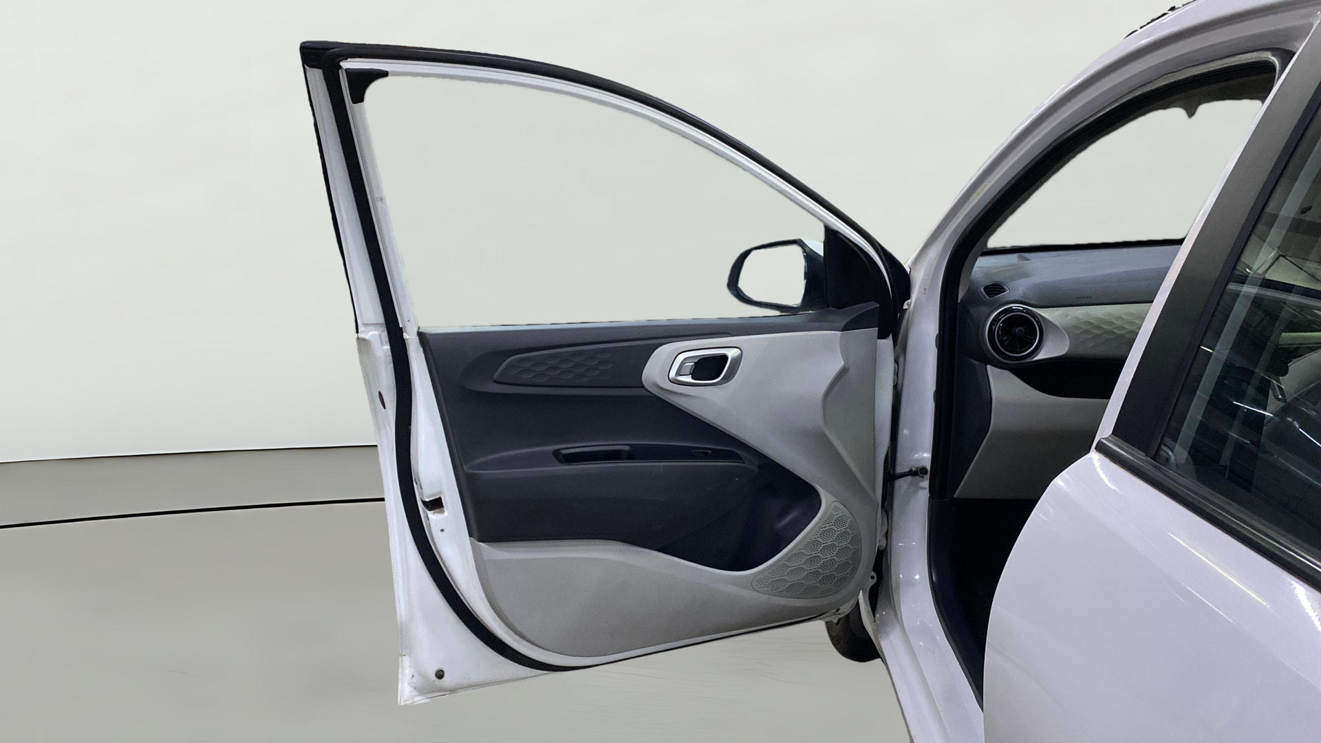 View 2024 Hyundai Grand i10 Nios Sportz Petrol AMT Image 40 Used 2024 Hyundai Grand i10 Nios Sportz Petrol AMT Image 40