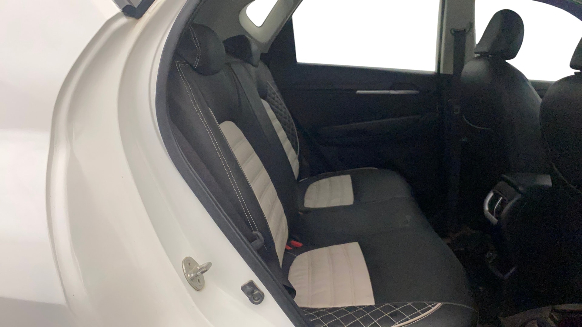 View 2020 Kia Sonet HTK Plus Petrol Image 30 Used 2020 Kia Sonet HTK Plus Petrol Image 30