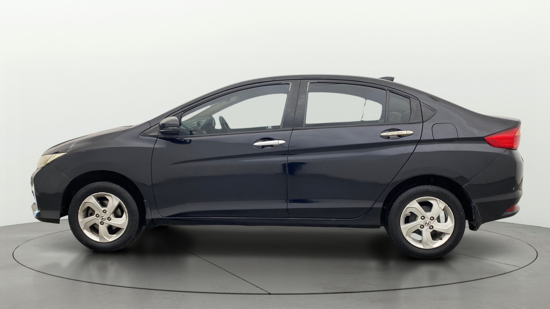 View 2014 Honda City ZX MT Diesel Anniversary Edition Image 6 Used 2014 Honda City ZX MT Diesel Anniversary Edition Image 6