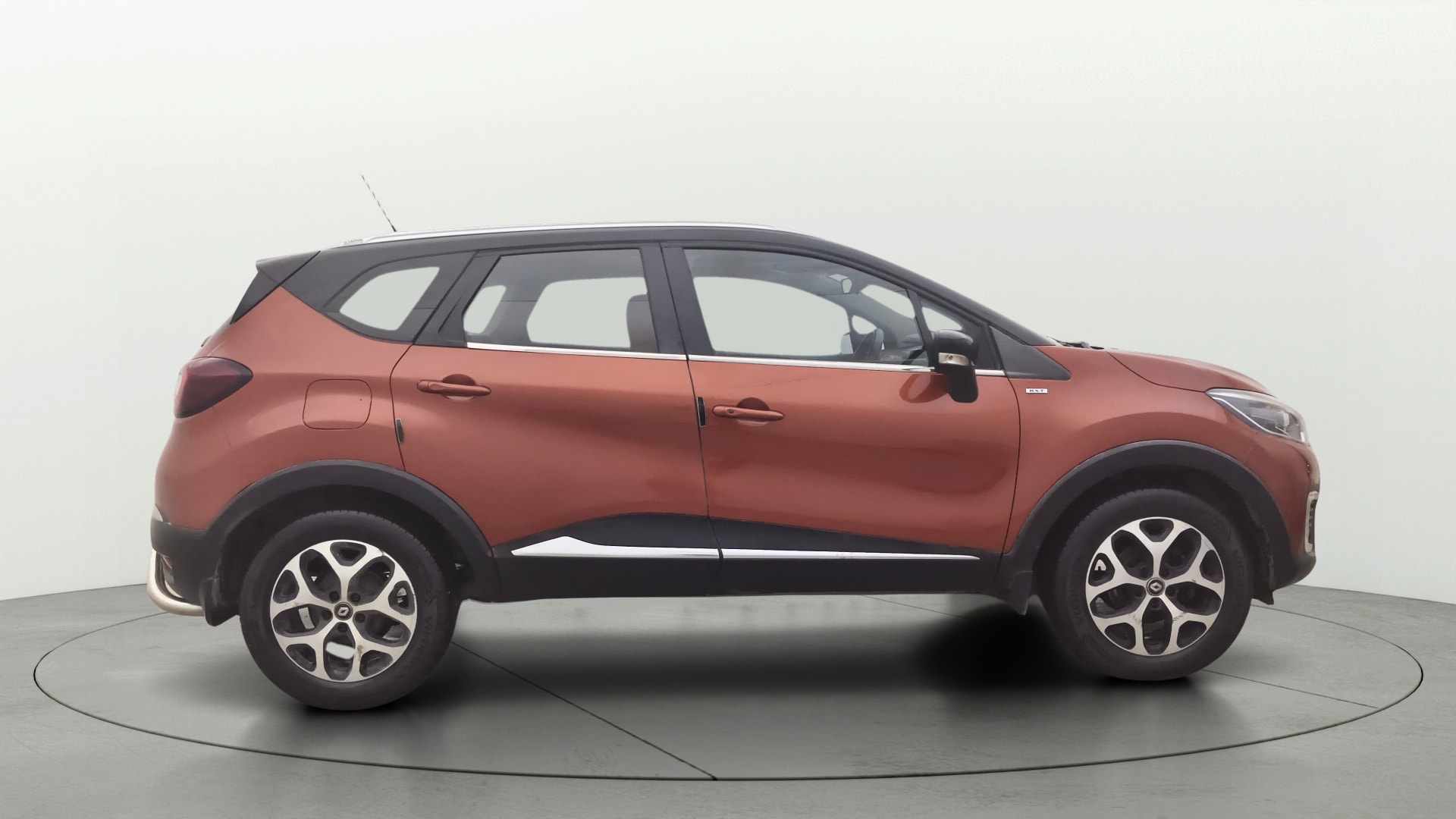 View 2019 Renault Captur RXT Diesel Dual Tone Image 8 Used 2019 Renault Captur RXT Diesel Dual Tone Image 8