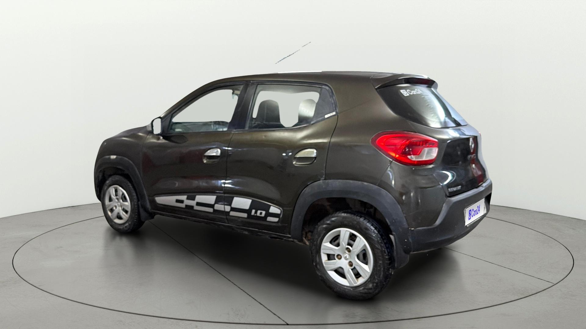 View 2017 Renault Kwid RXT 1.0 Image 2 Used 2017 Renault Kwid RXT 1.0 Image 2