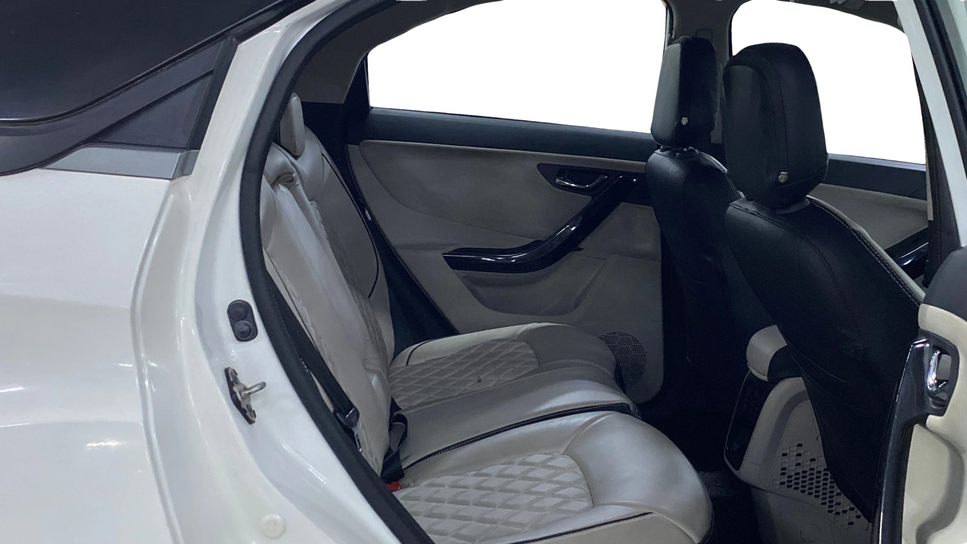 View 2020 Tata Nexon Revotron XZ Plus Luxs Jet Edition Image 36 Used 2020 Tata Nexon Revotron XZ Plus Luxs Jet Edition Image 36
