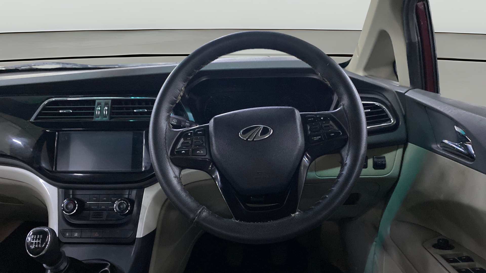 View 2020 Mahindra Marazzo M8 7-Seater Image 22 Used 2020 Mahindra Marazzo M8 7-Seater Image 22