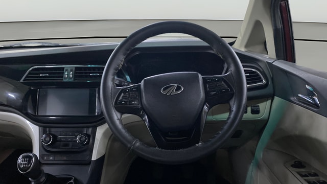 View Mahindra Marazzo Image 22 Used Mahindra Marazzo Image 22