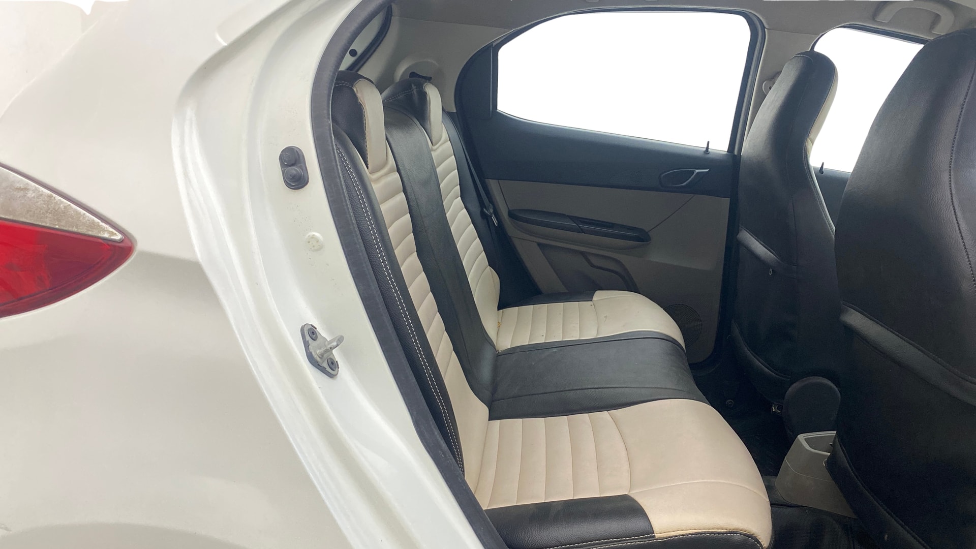 View 2019 Tata Tiago Revotorq XB Image 29 Used 2019 Tata Tiago Revotorq XB Image 29