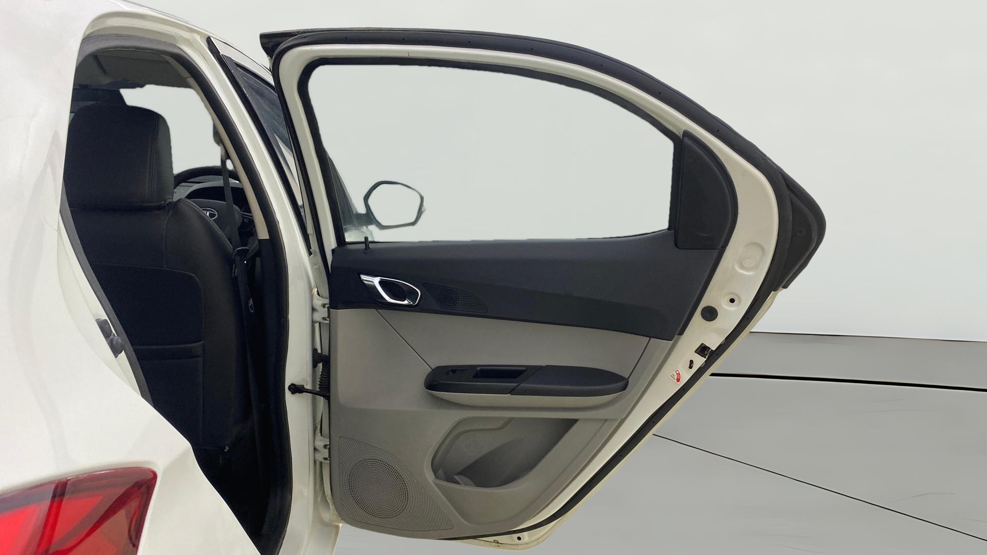 View 2020 Tata Tiago Revotorq XB Image 7 Used 2020 Tata Tiago Revotorq XB Image 7