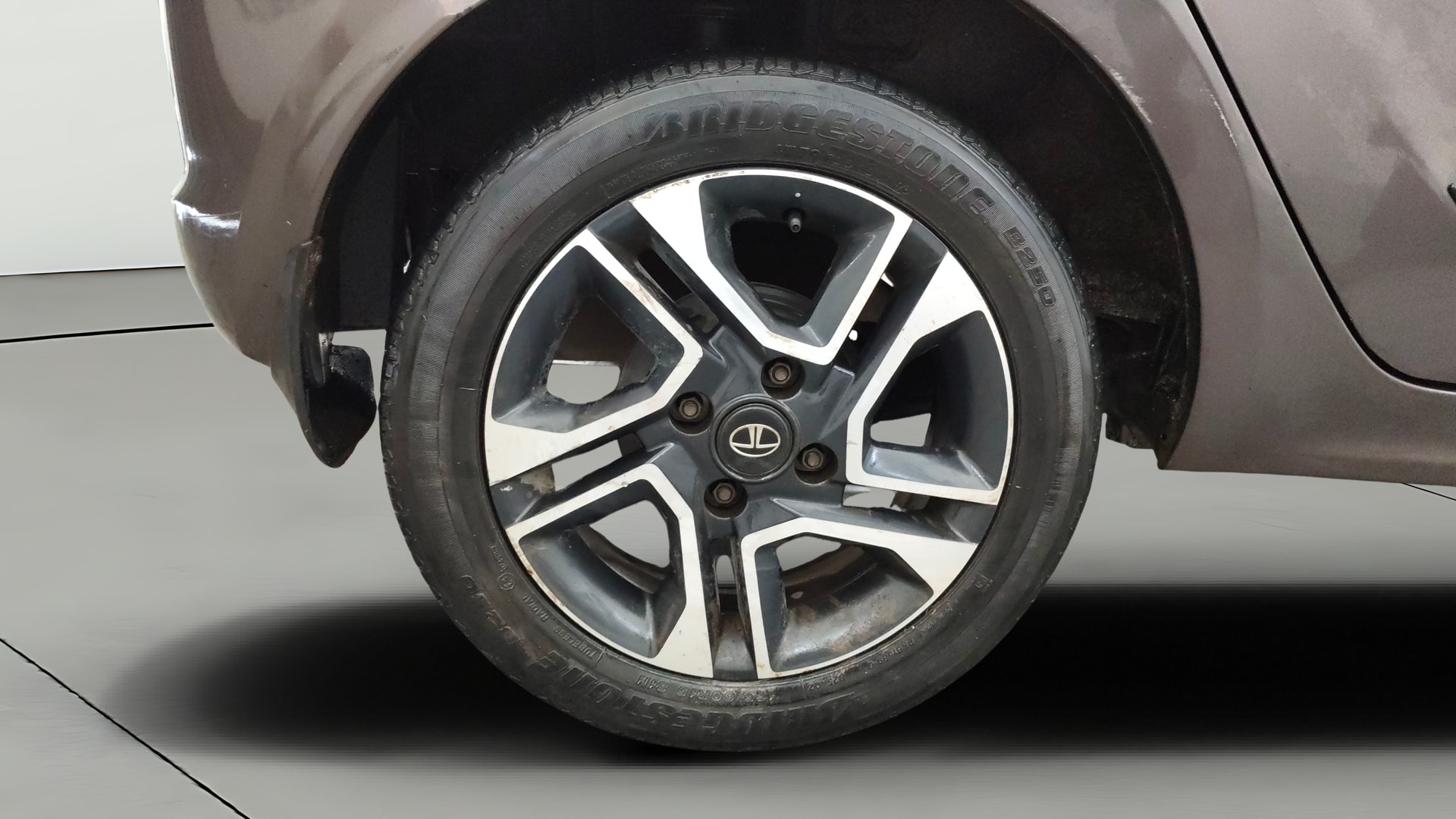 View 2019 Tata Tiago Revotorq XB Image 23 Used 2019 Tata Tiago Revotorq XB Image 23