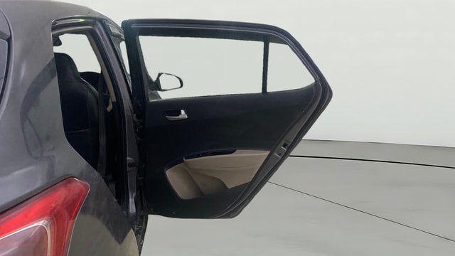 View Hyundai Grand i10 Image 7 Used Hyundai Grand i10 Image 7
