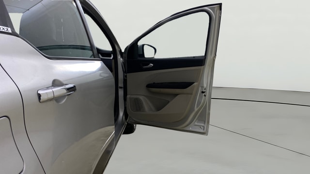 View Renault Triber Image 47 Used Renault Triber Image 47