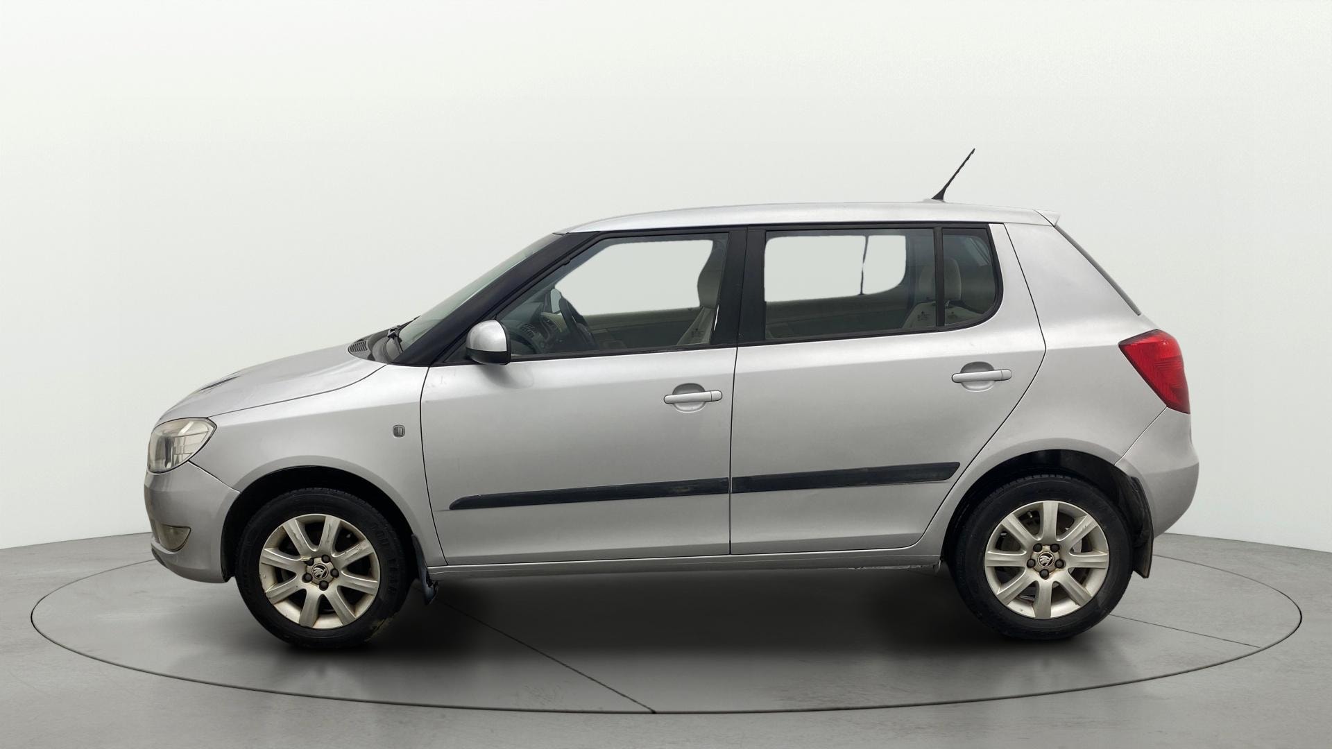 View 2013 Skoda Fabia 1.2 Elegance Petrol Image 5 Used 2013 Skoda Fabia 1.2 Elegance Petrol Image 5