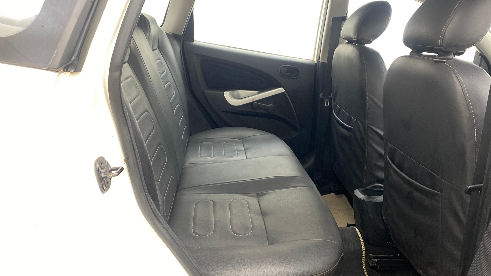 View 2013 Ford Figo 1.2P Ambiente MT BS IV Image 28 Used 2013 Ford Figo 1.2P Ambiente MT BS IV Image 28