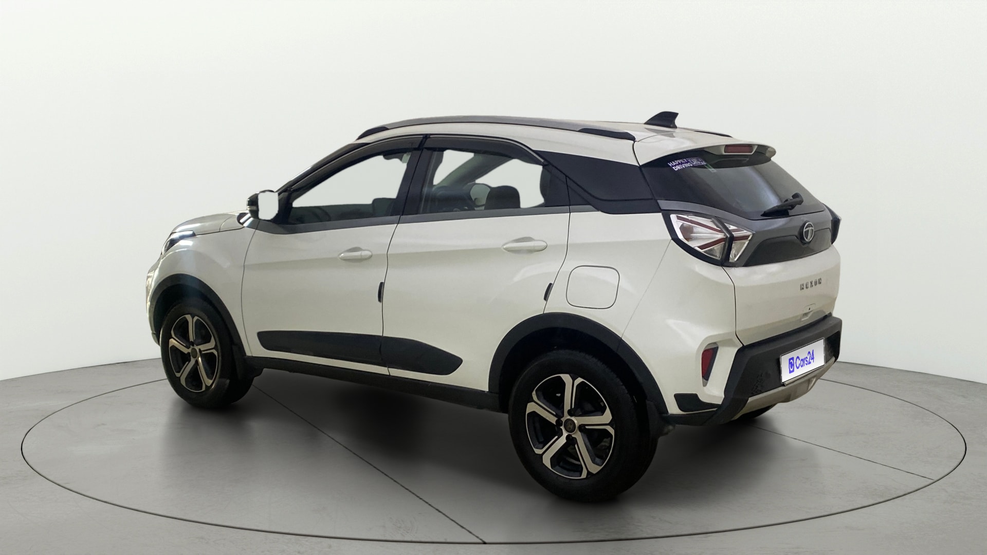 View 2021 Tata Nexon Revotron XE Image 2 Used 2021 Tata Nexon Revotron XE Image 2