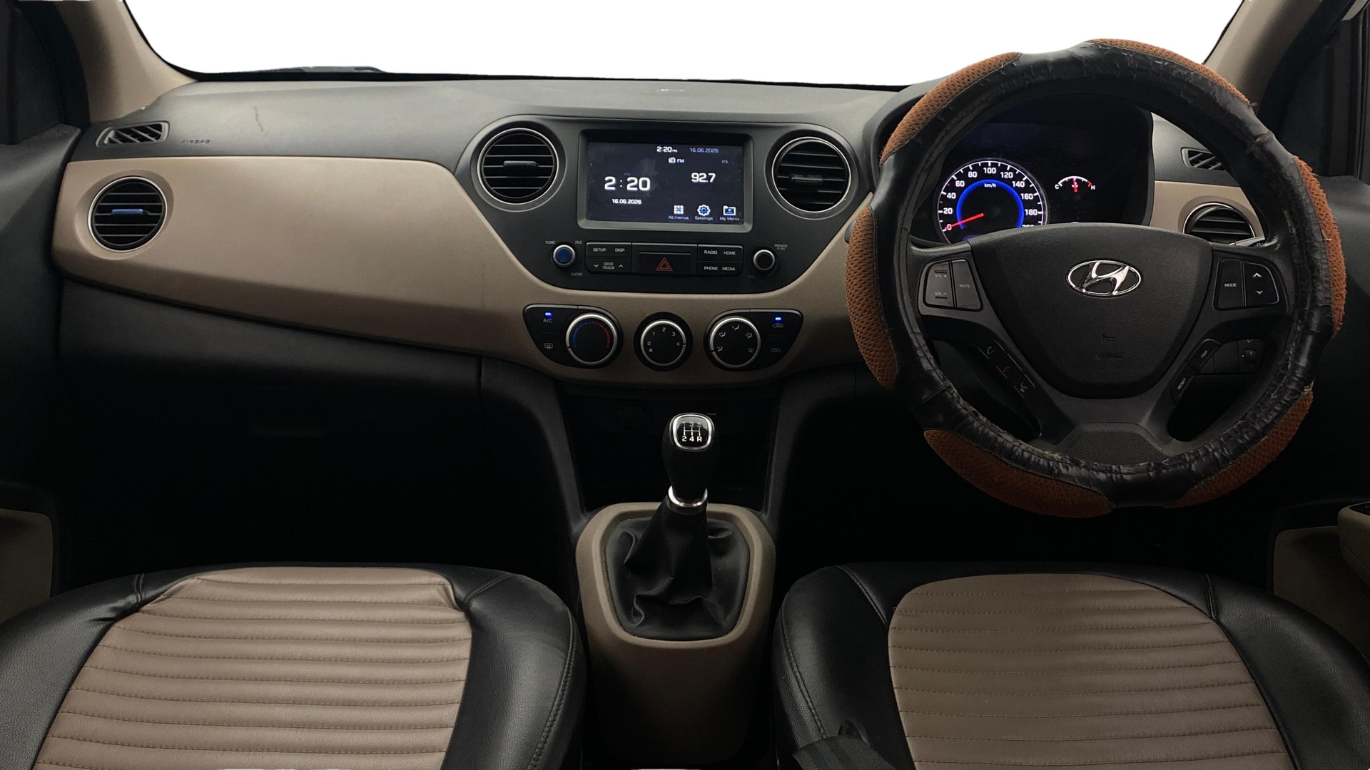 View 2019 Hyundai Grand i10 Sportz 1.2 Kappa Image 15 Used 2019 Hyundai Grand i10 Sportz 1.2 Kappa Image 15