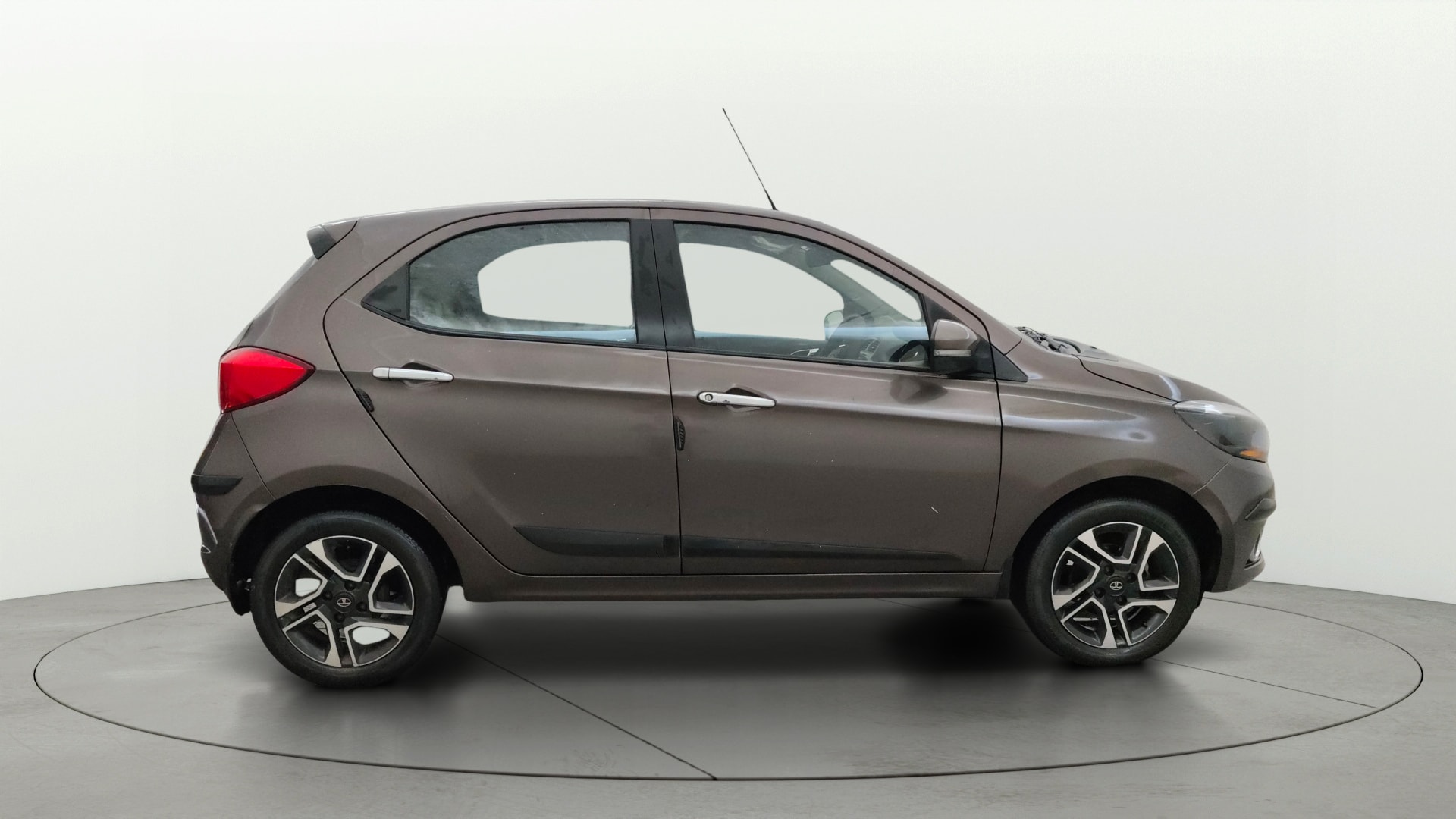 View 2019 Tata Tiago Revotorq XB Image 8 Used 2019 Tata Tiago Revotorq XB Image 8