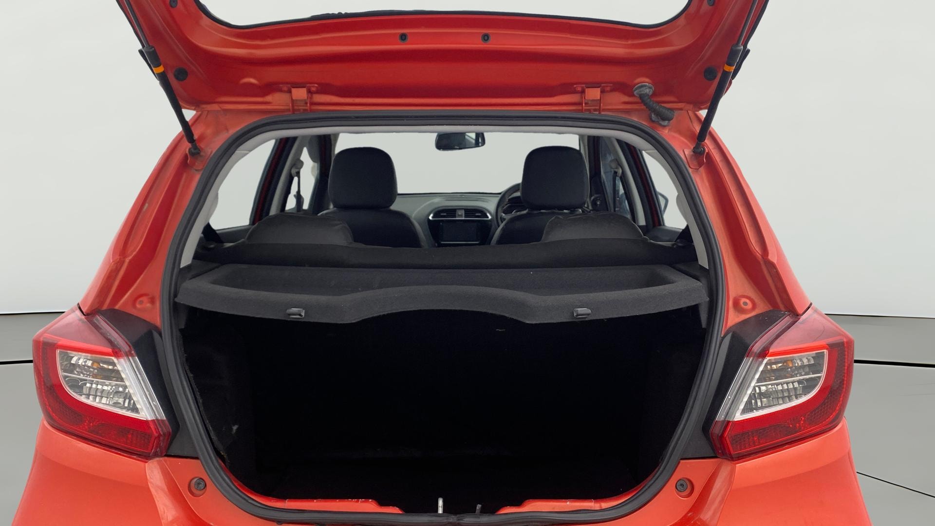 View 2021 Tata Tiago Revotorq XB Image 37 Used 2021 Tata Tiago Revotorq XB Image 37