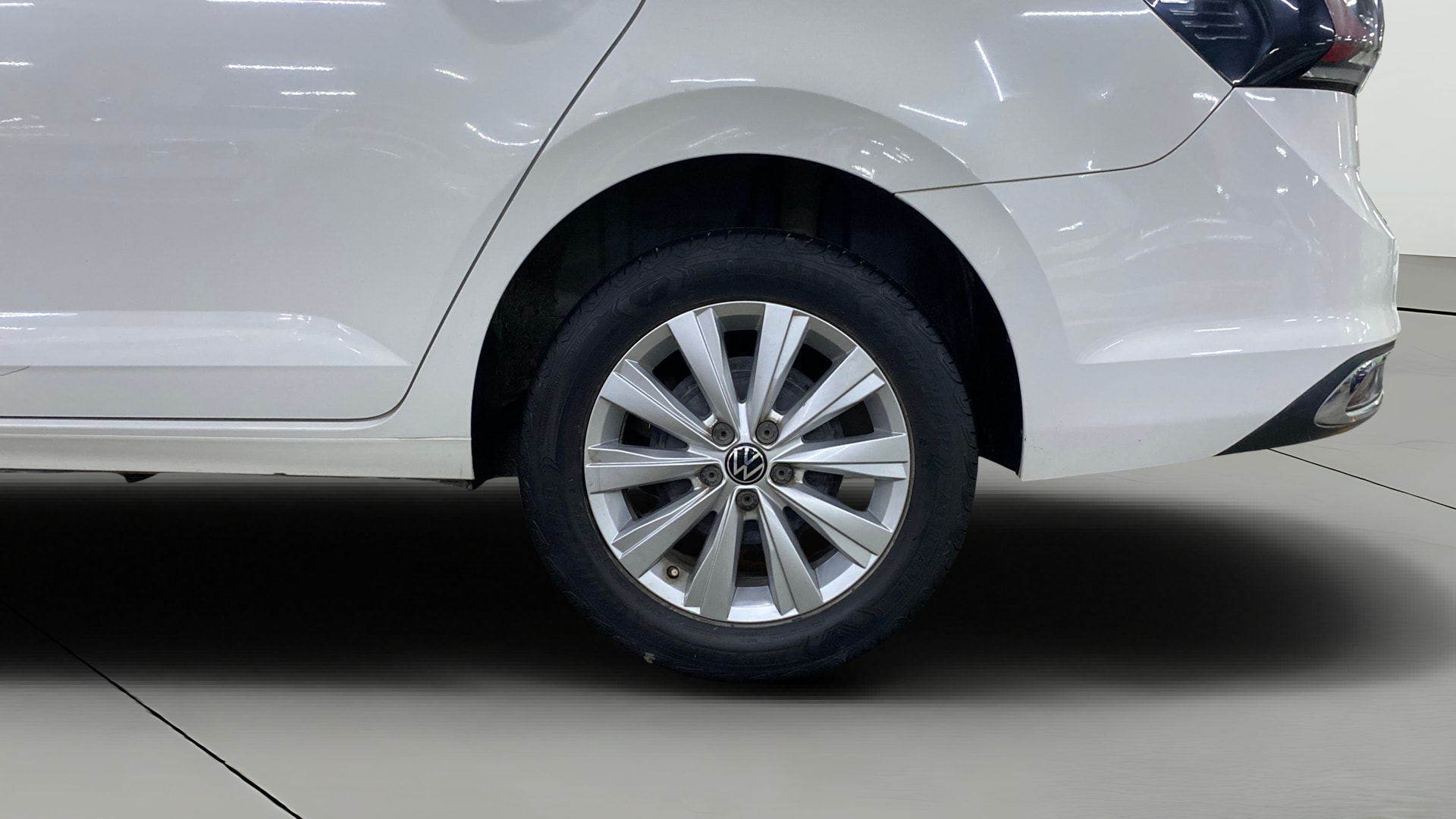 View 2022 Volkswagen Virtus Topline 1.0 TSI MT Image 11 Used 2022 Volkswagen Virtus Topline 1.0 TSI MT Image 11