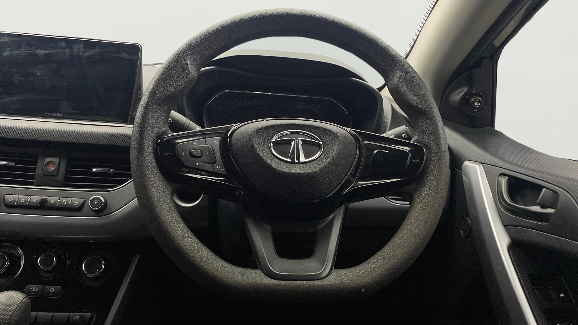 View 2021 Tata Nexon Revotron XE Image 20 Used 2021 Tata Nexon Revotron XE Image 20