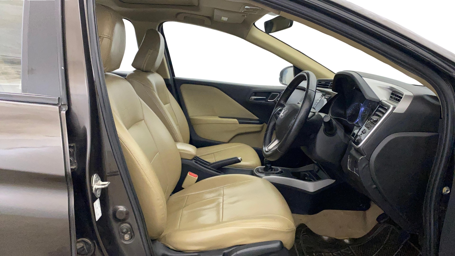 View 2019 Honda City ZX MT Diesel Anniversary Edition Image 18 Used 2019 Honda City ZX MT Diesel Anniversary Edition Image 18