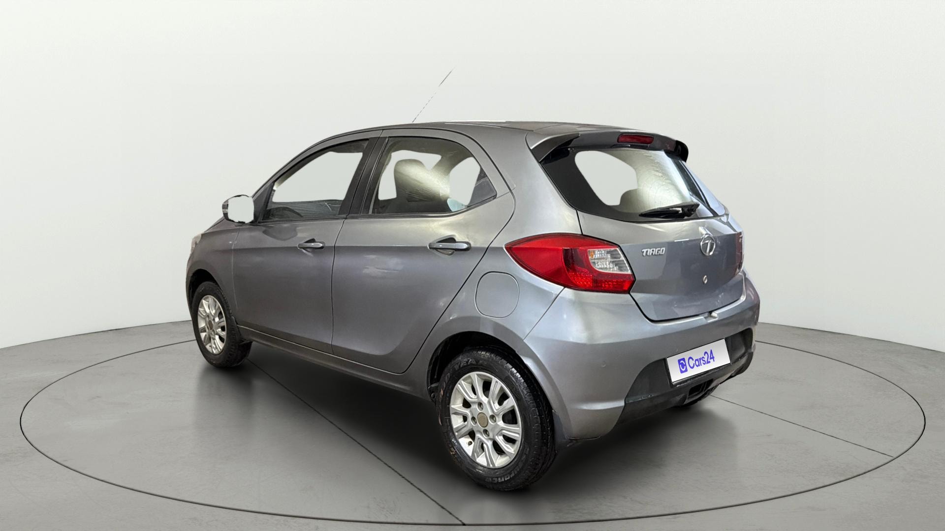 View 2018 Tata Tiago Revotorq XB Image 2 Used 2018 Tata Tiago Revotorq XB Image 2