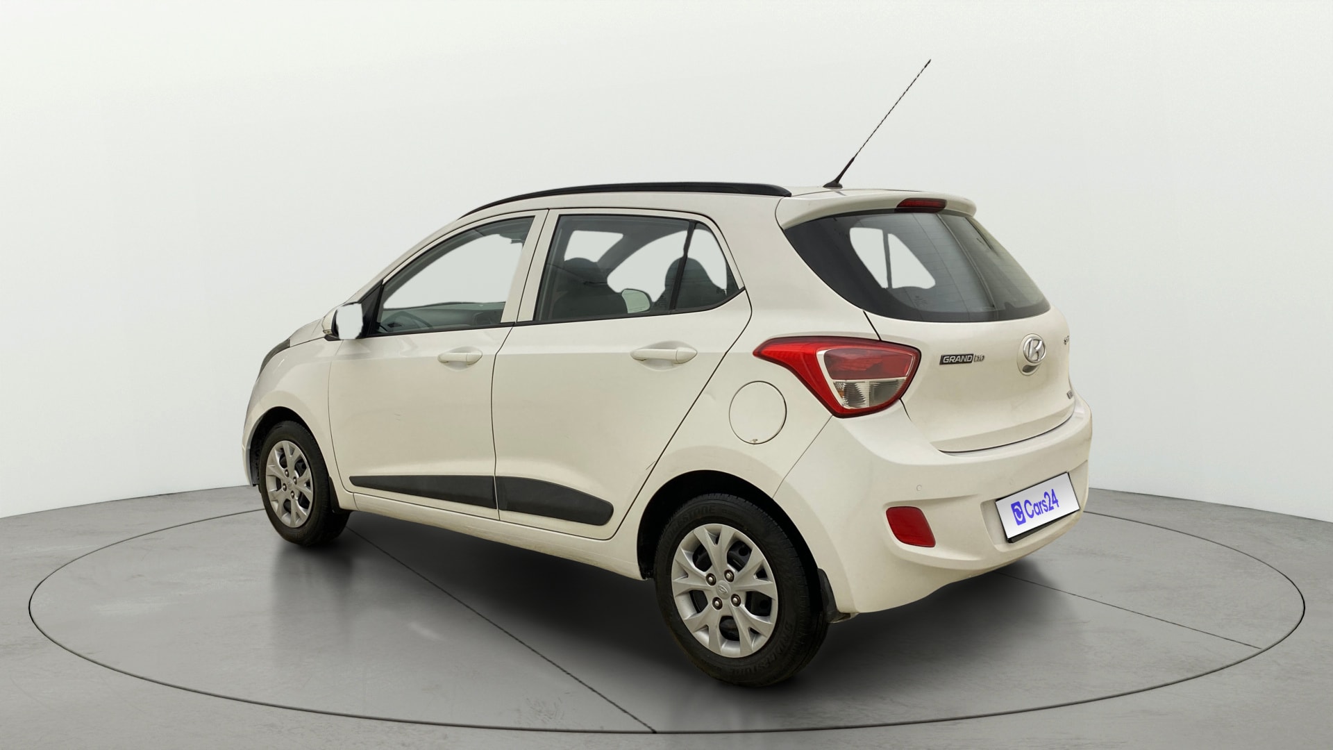 View 2017 Hyundai Grand i10 Sportz 1.2 Kappa Image 2 Used 2017 Hyundai Grand i10 Sportz 1.2 Kappa Image 2