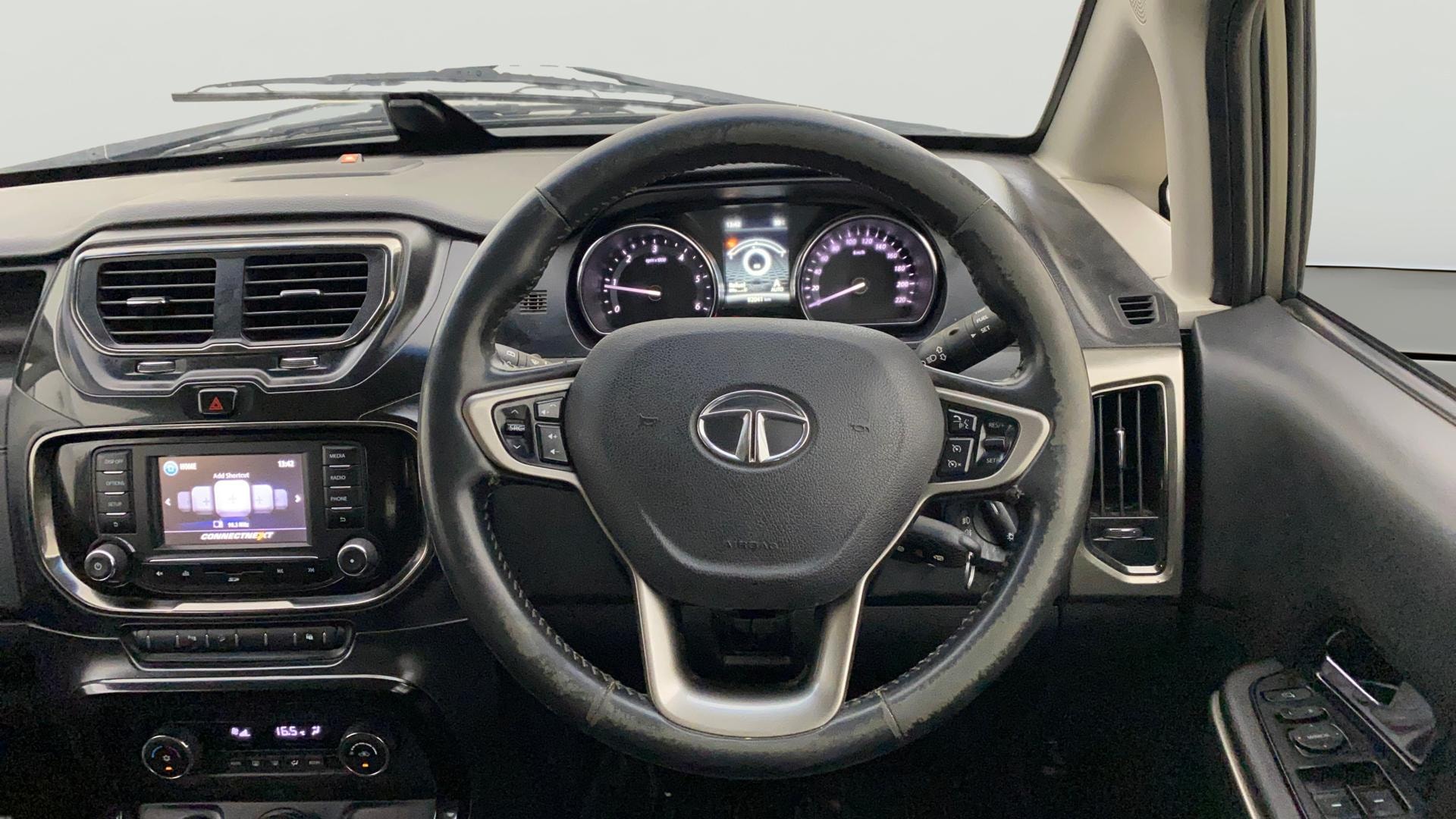 View 2018 Tata Hexa XT 4X2 Image 14 Used 2018 Tata Hexa XT 4X2 Image 14
