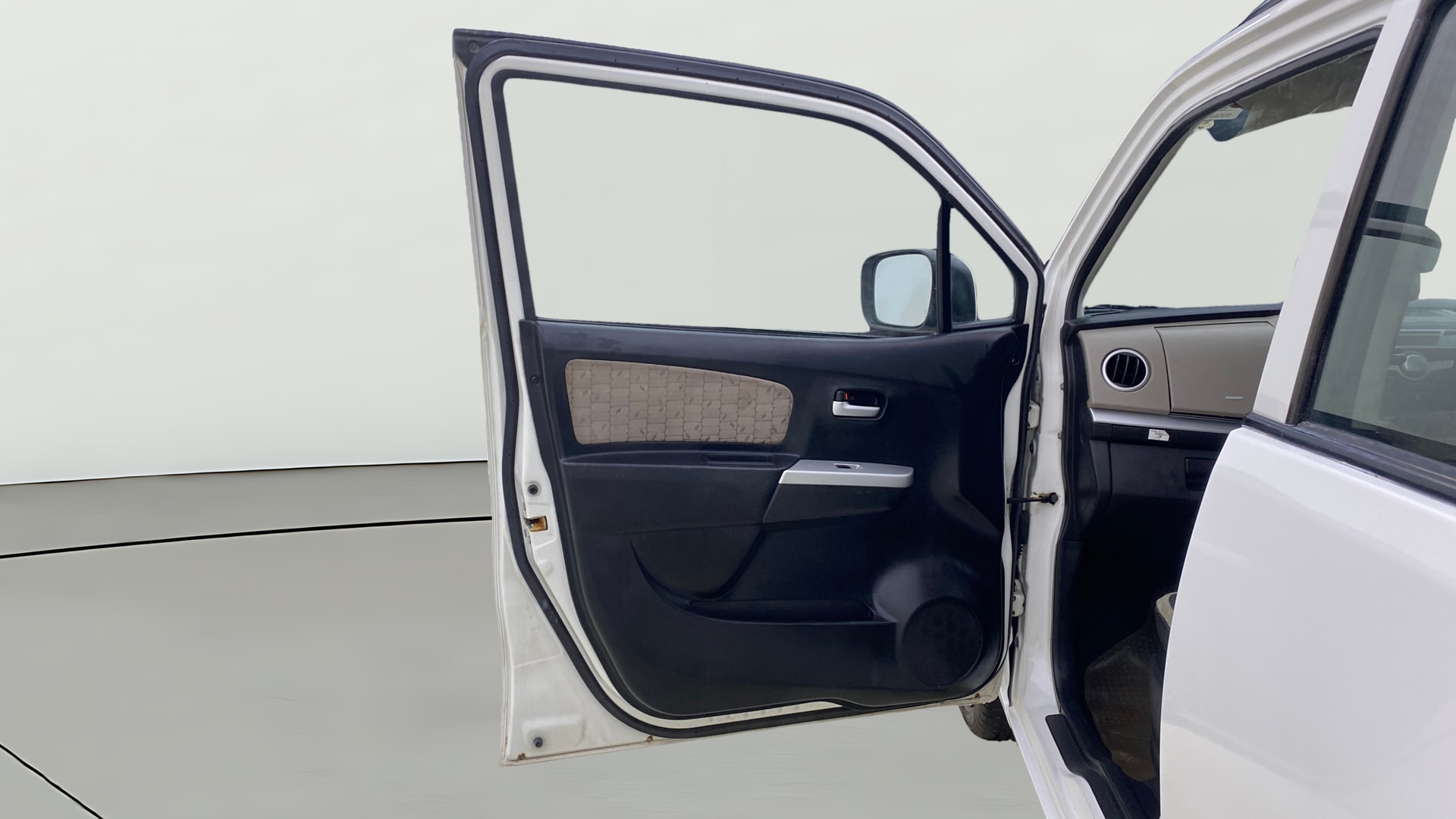 View 2015 Maruti Suzuki 1000 Base Variant Image 30 Used 2015 Maruti Suzuki 1000 Base Variant Image 30