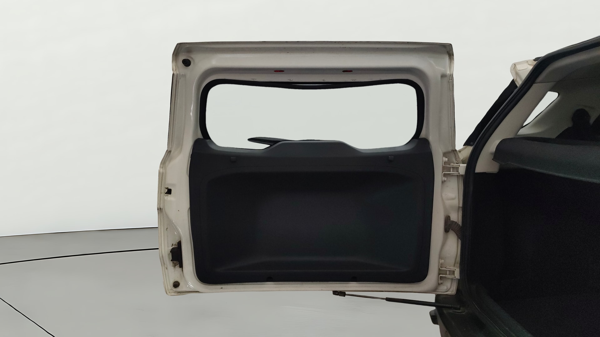 View 2020 Ford EcoSport 1.5 TDCi Diesel Ambiente BS IV Image 16 Used 2020 Ford EcoSport 1.5 TDCi Diesel Ambiente BS IV Image 16