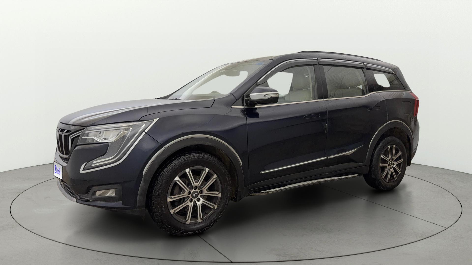 View 2022 Mahindra XUV700 MX Petrol 5 STR Image 23 Used 2022 Mahindra XUV700 MX Petrol 5 STR Image 23