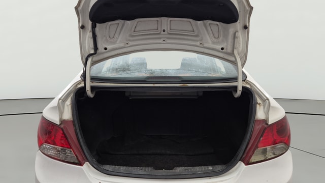 View Hyundai Fluidic Verna Image 38 Used Hyundai Fluidic Verna Image 38