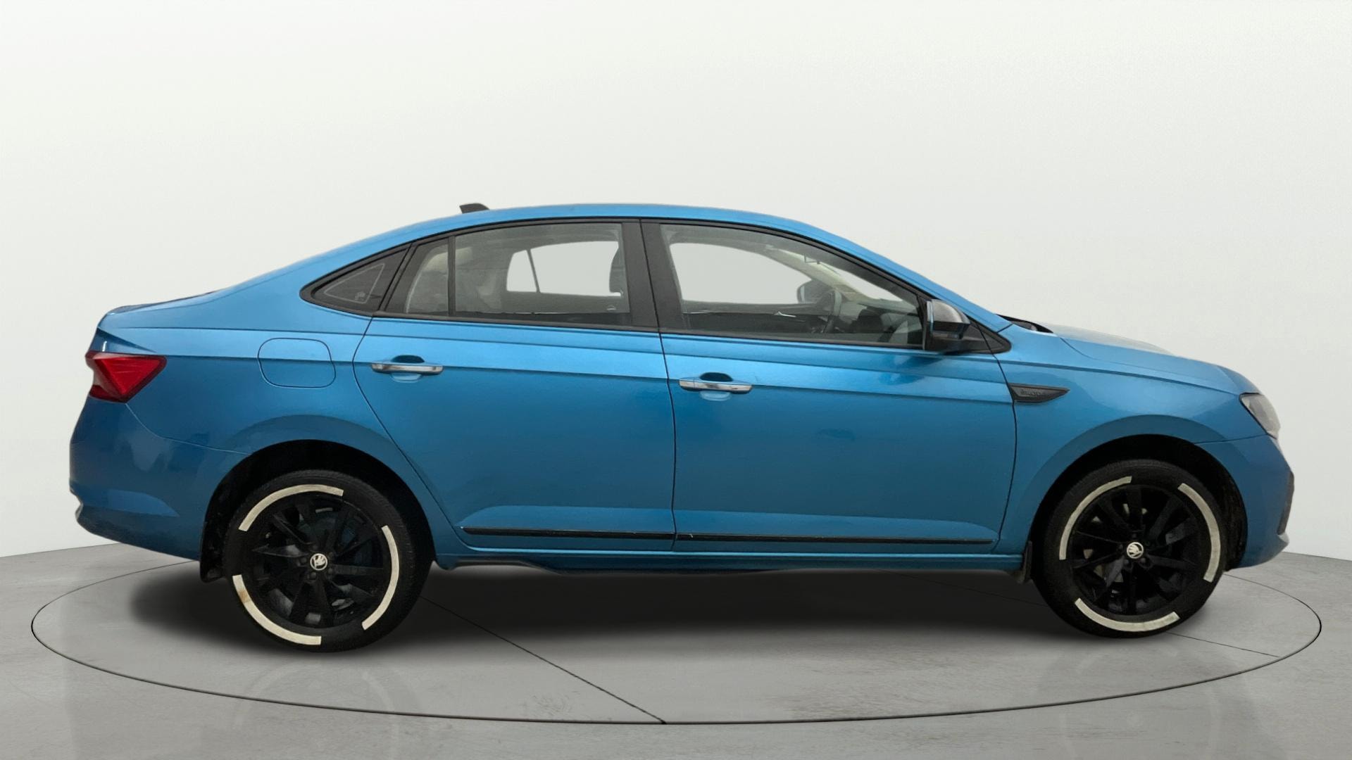 View 2023 Skoda Slavia Ambition 1.0 TSI MT Image 9 Used 2023 Skoda Slavia Ambition 1.0 TSI MT Image 9