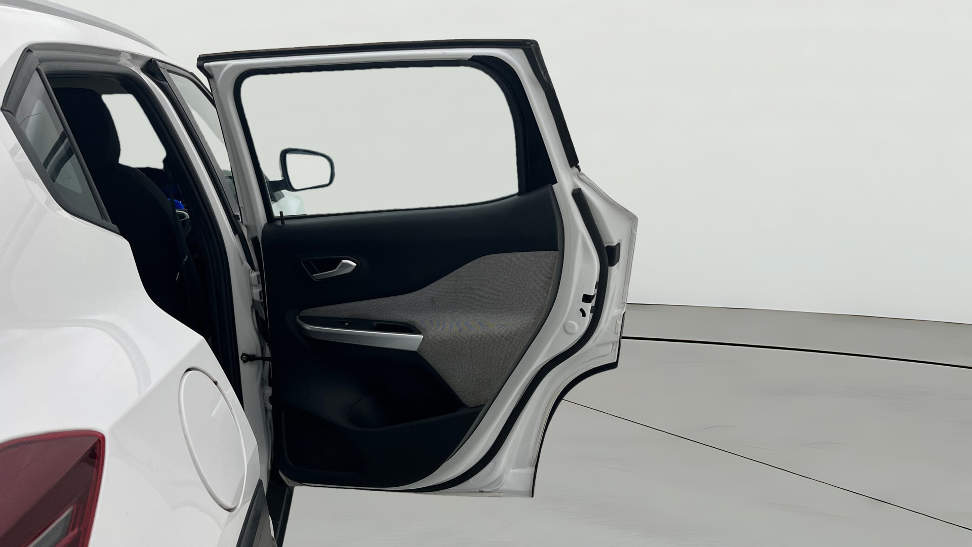 View 2021 Nissan Magnite XV Image 7 Used 2021 Nissan Magnite XV Image 7