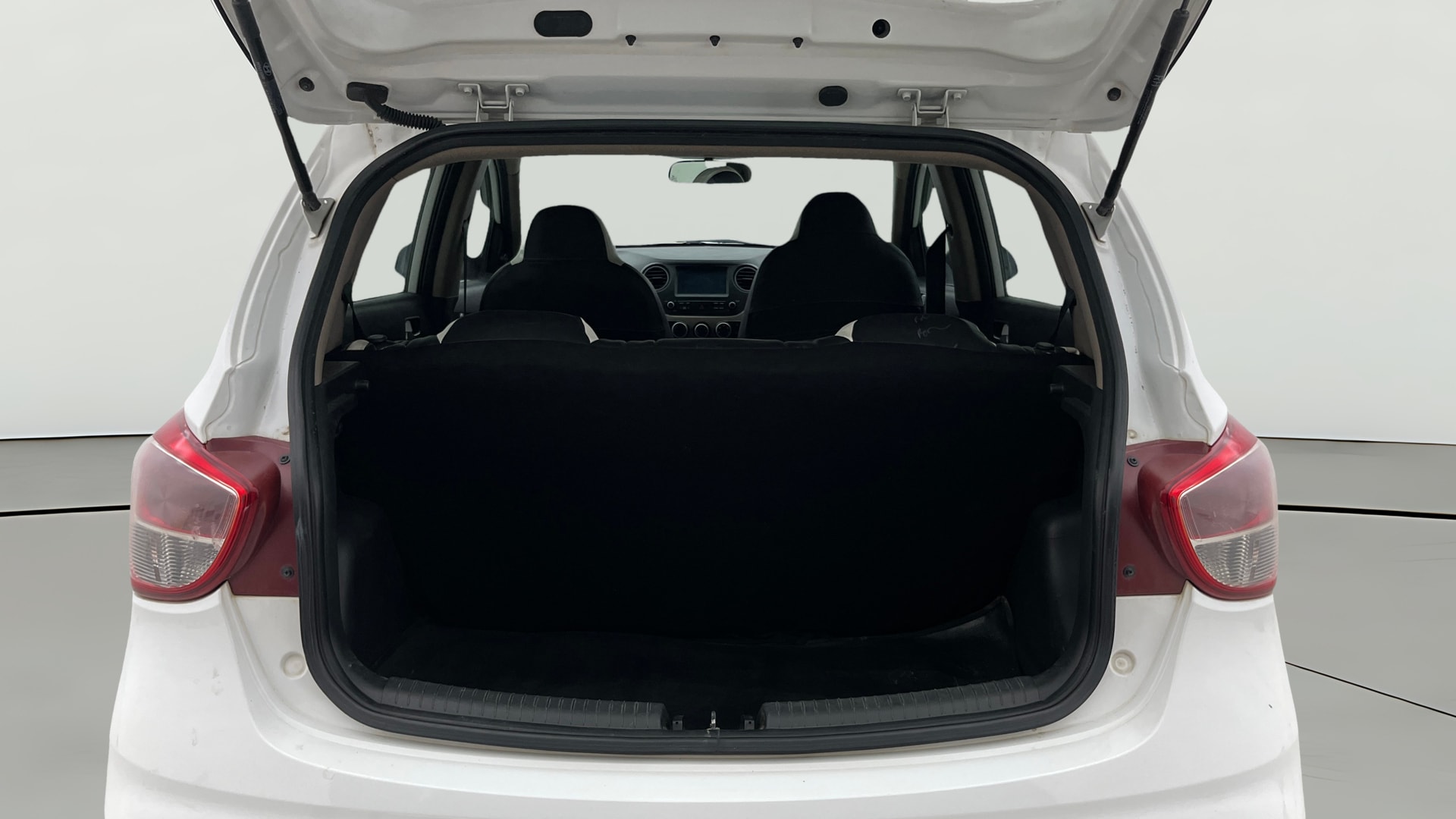 View 2019 Hyundai Grand i10 Sportz 1.2 Kappa Image 39 Used 2019 Hyundai Grand i10 Sportz 1.2 Kappa Image 39