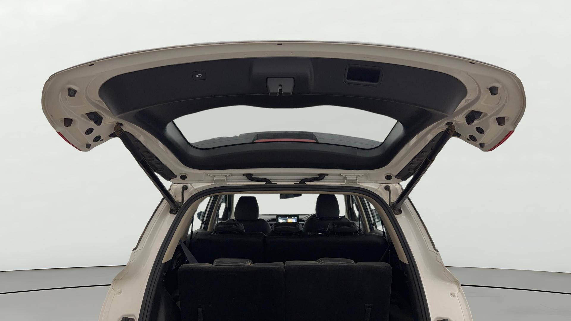 View 2024 MG Hector Plus Sharp Pro 7 Seater Diesel Image 33 Used 2024 MG Hector Plus Sharp Pro 7 Seater Diesel Image 33