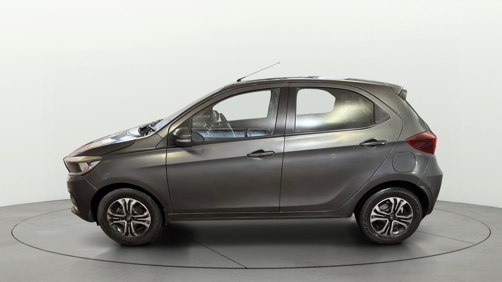 View 2020 Tata Tiago Revotorq XB Image 5 Used 2020 Tata Tiago Revotorq XB Image 5