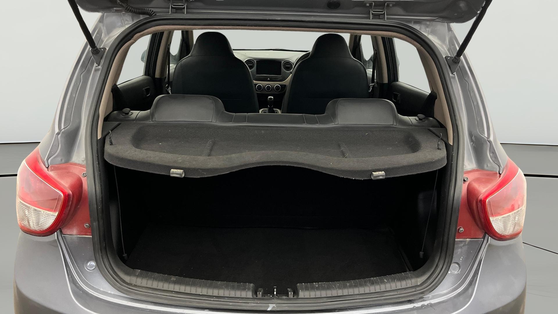 View 2015 Hyundai Grand i10 Magna 1.2 Kappa VTVT Image 37 Used 2015 Hyundai Grand i10 Magna 1.2 Kappa VTVT Image 37
