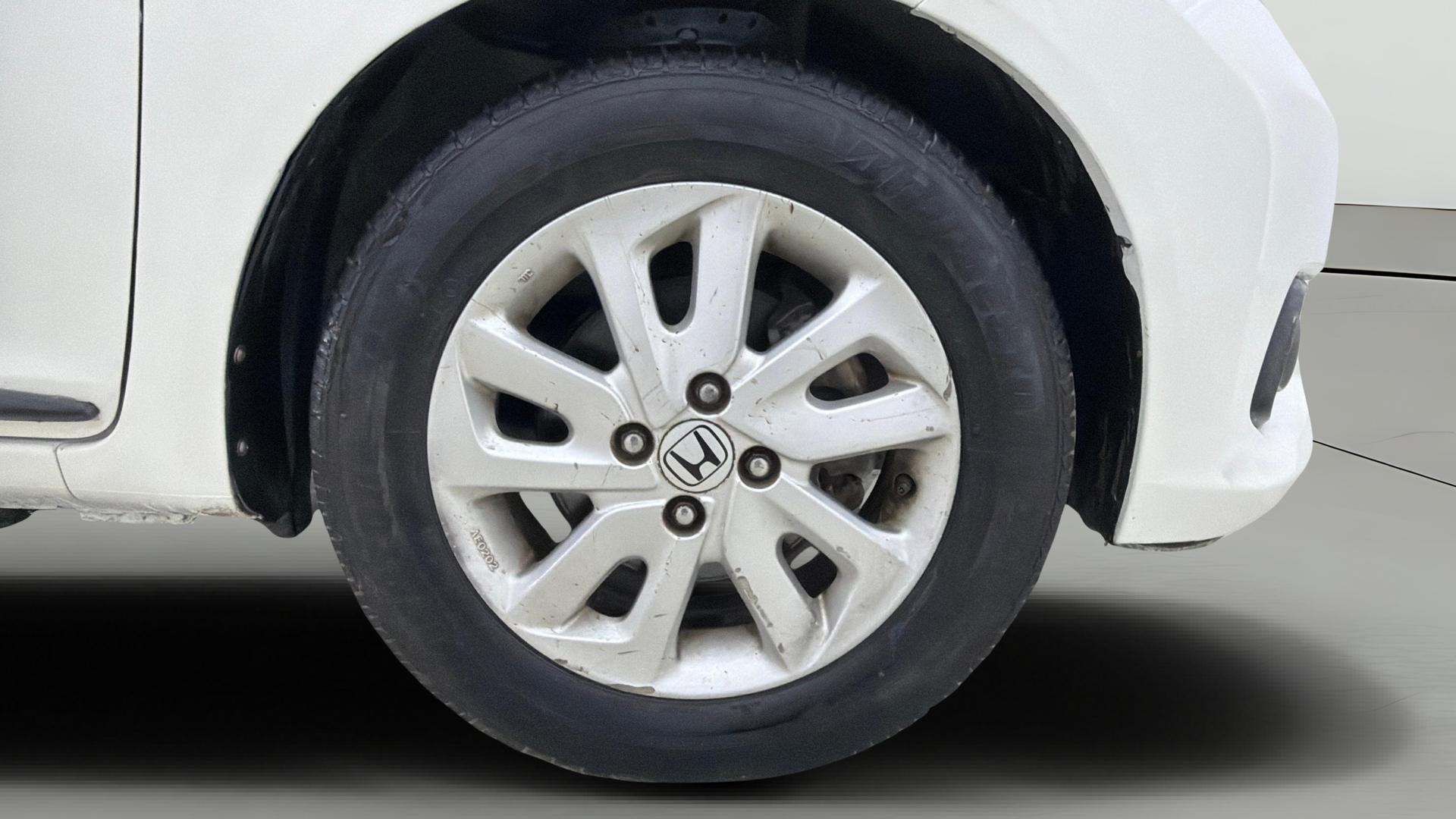View 2014 Honda Mobilio E Diesel Image 40 Used 2014 Honda Mobilio E Diesel Image 40