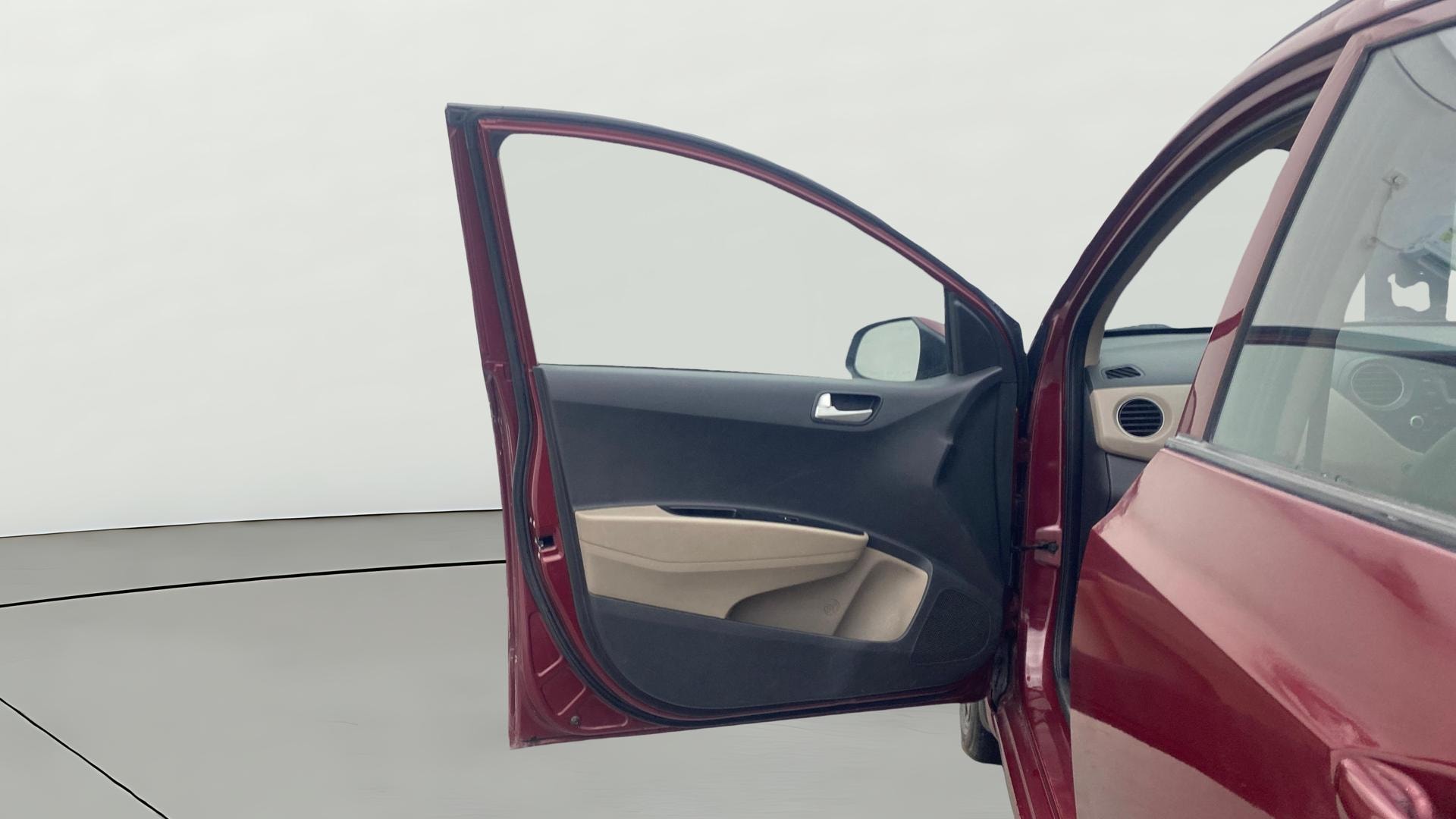 View 2015 Hyundai Grand i10 Sportz 1.2 Kappa Image 30 Used 2015 Hyundai Grand i10 Sportz 1.2 Kappa Image 30